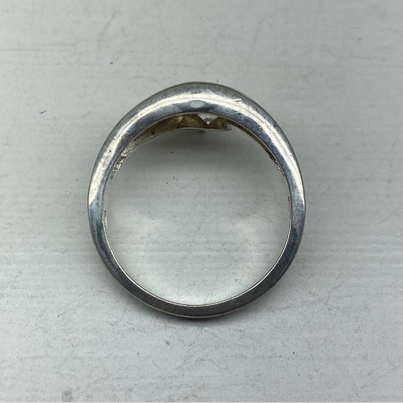 Sterling Silver Ring With Tension Set Faux Diamond CZ Ring Size 8 - Picture 9 of 10